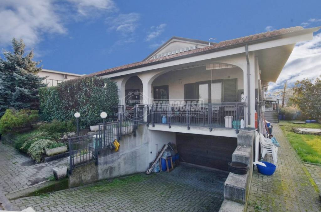 casa indipendente in vendita a Brandizzo