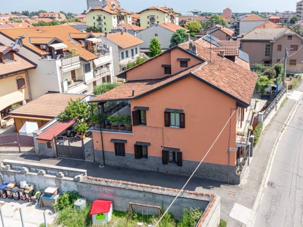 casa indipendente in vendita a Brandizzo