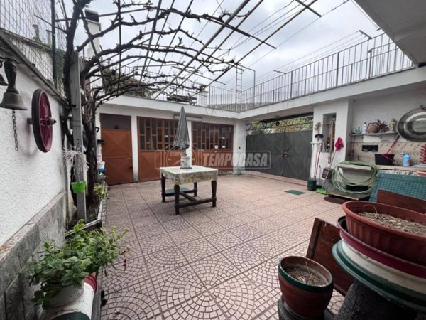 casa indipendente in vendita a Brandizzo