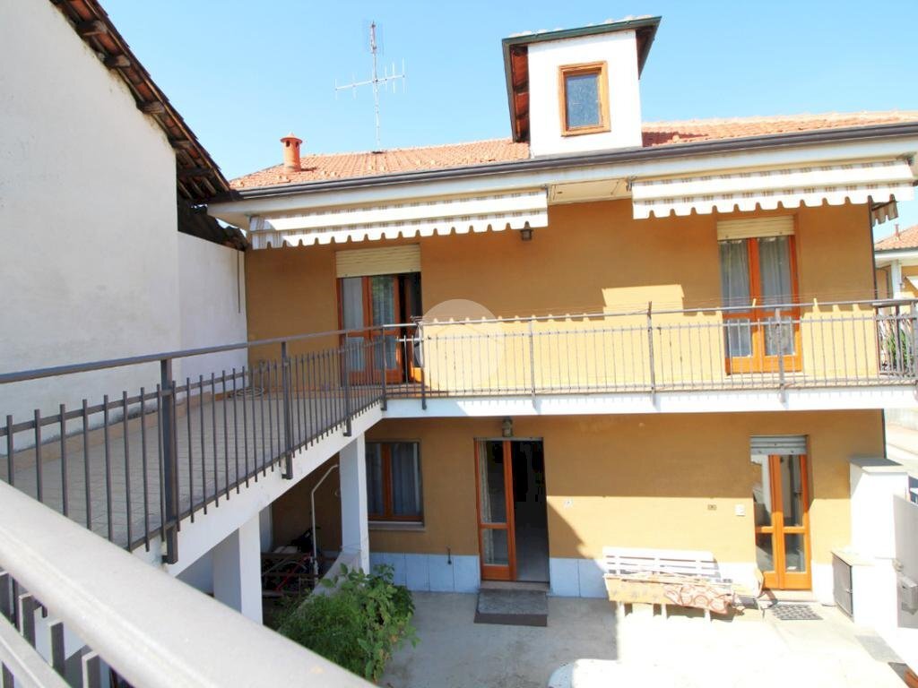 casa indipendente in vendita a Brandizzo
