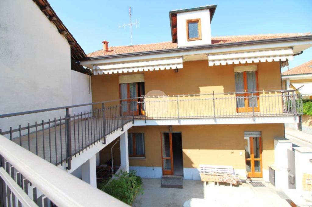 casa indipendente in vendita a Brandizzo