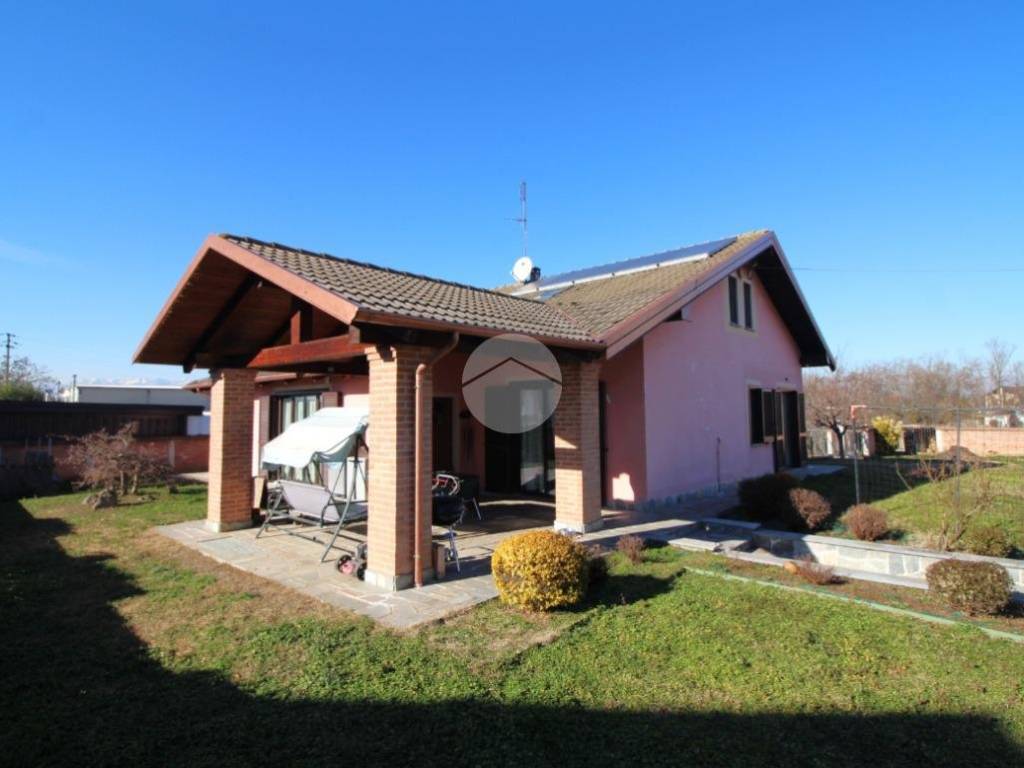 casa indipendente in vendita a Brandizzo