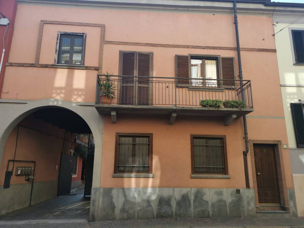 casa indipendente in vendita a Brandizzo