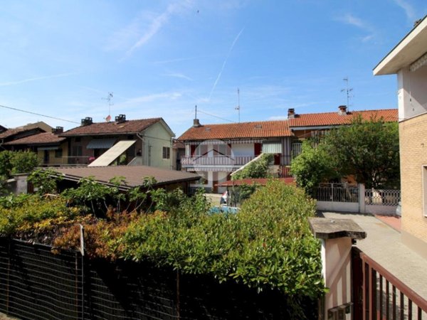 casa indipendente in vendita a Brandizzo