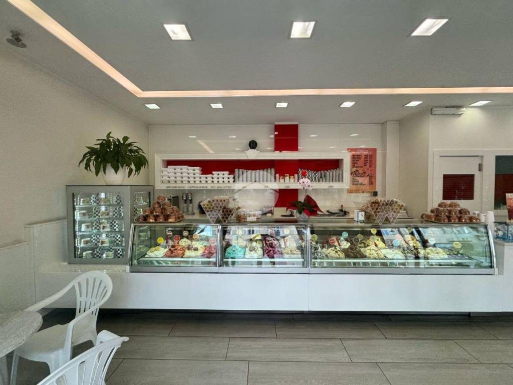 negozio in vendita a Brandizzo