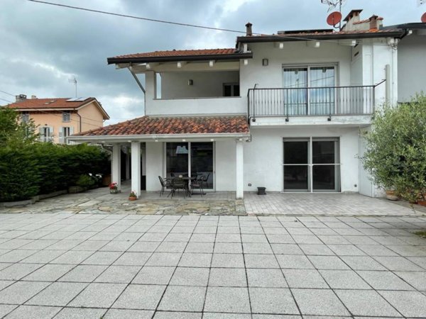 casa indipendente in vendita a Brandizzo