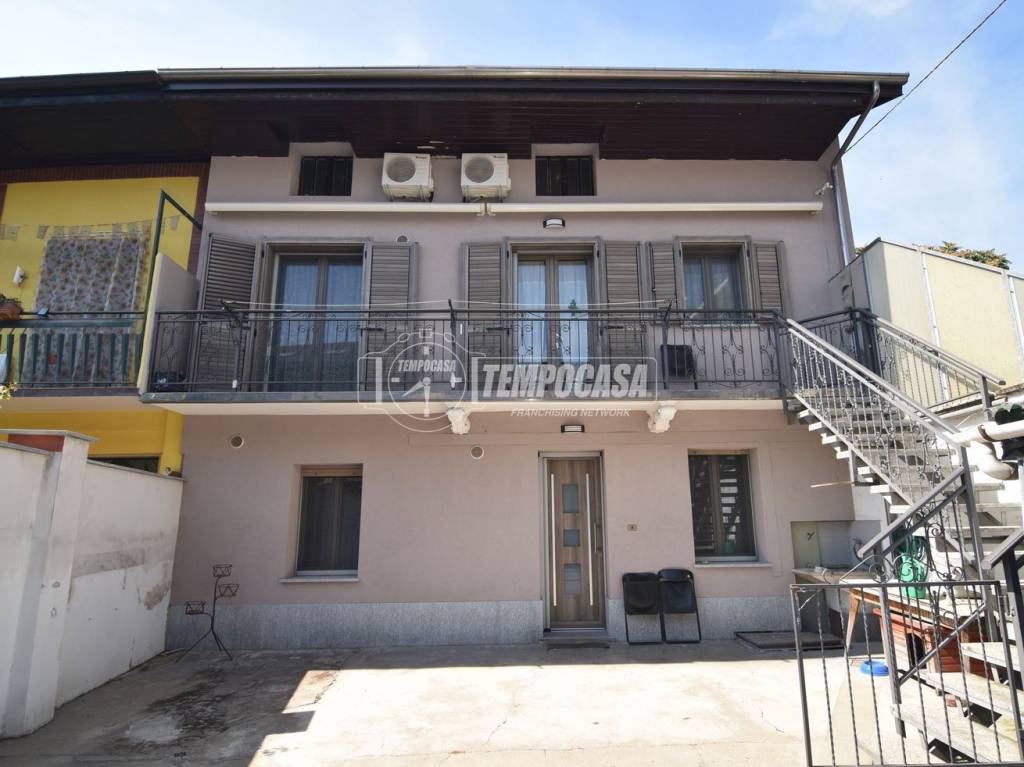 casa indipendente in vendita a Brandizzo