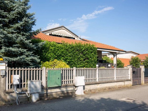 casa indipendente in vendita a Brandizzo