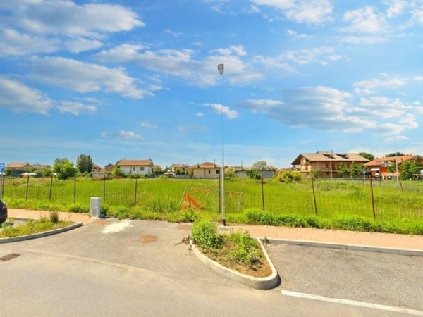 terreno in vendita a Brandizzo