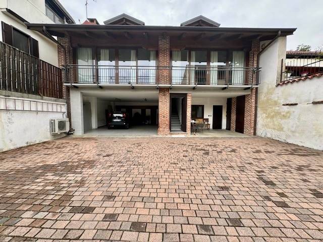 casa indipendente in vendita a Brandizzo