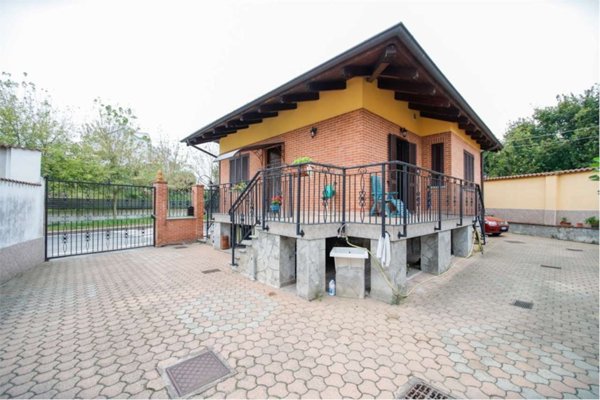 casa indipendente in vendita a Brandizzo