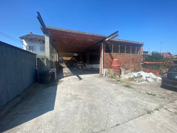 locale commerciale in vendita a Brandizzo