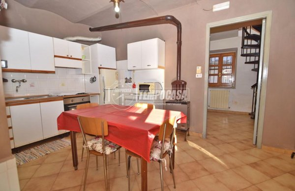 casa indipendente in vendita a Brandizzo
