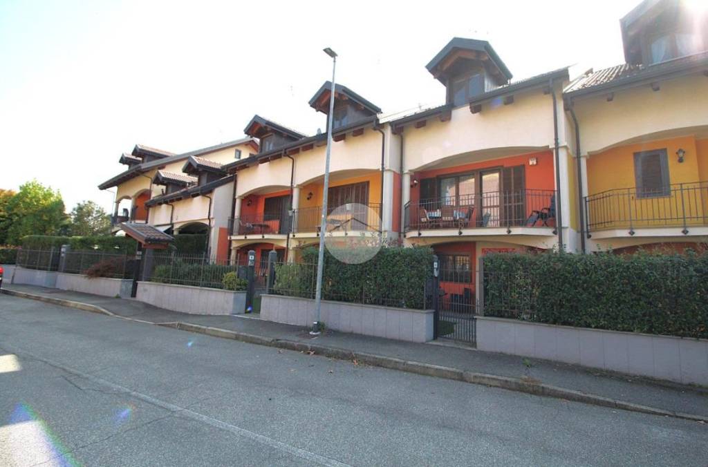 casa indipendente in vendita a Brandizzo