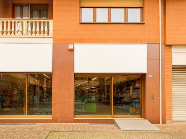 negozio in vendita a Brandizzo