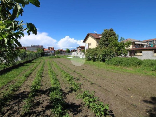 terreno edificabile in vendita a Brandizzo