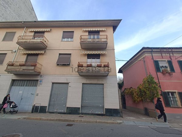 negozio in vendita a Brandizzo