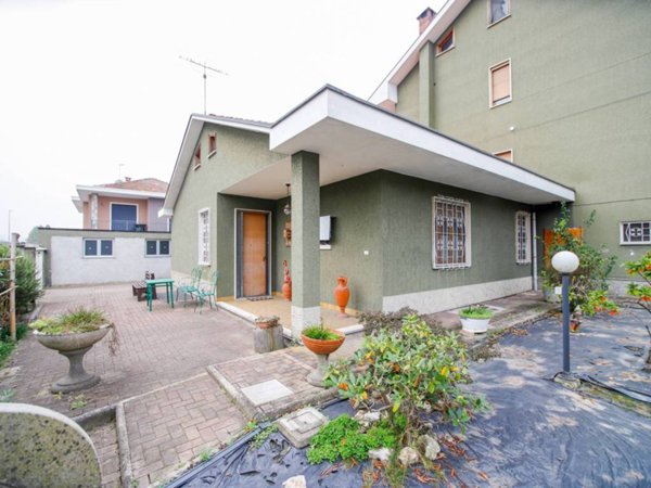 casa indipendente in vendita a Brandizzo