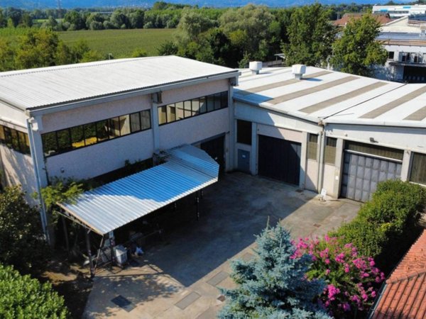 locale commerciale in vendita a Brandizzo