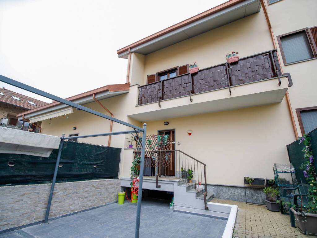 casa indipendente in vendita a Brandizzo