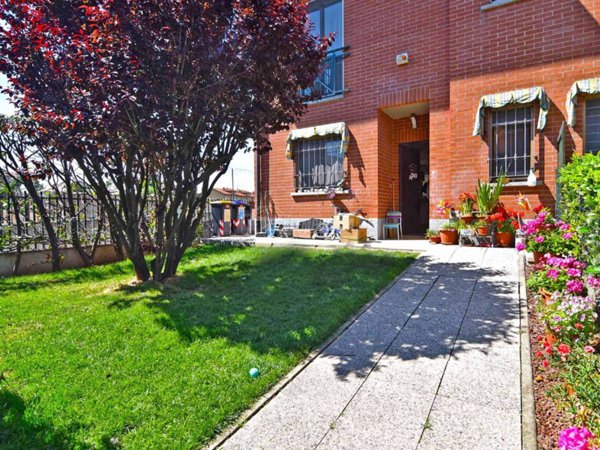 casa indipendente in vendita a Brandizzo