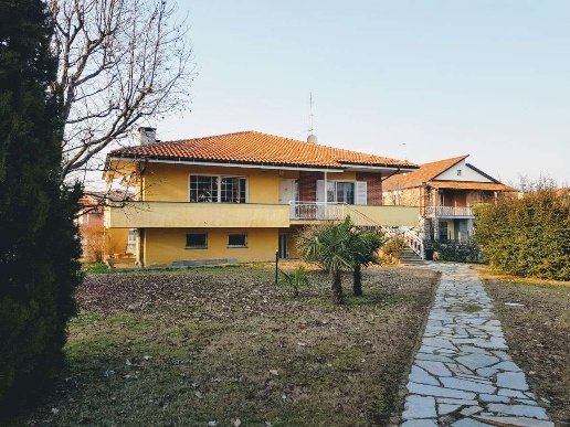 casa indipendente in vendita a Brandizzo