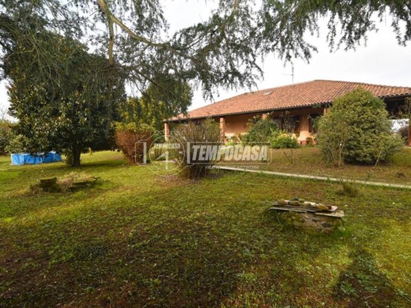 casa indipendente in vendita a Brandizzo