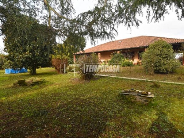 casa indipendente in vendita a Brandizzo