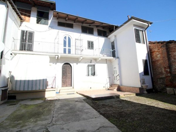 casa indipendente in vendita a Brandizzo