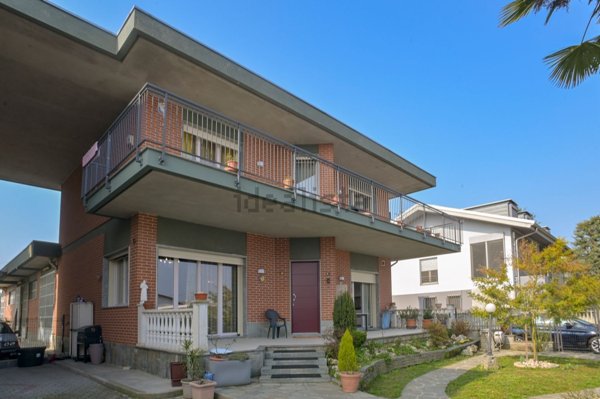 casa indipendente in vendita a Brandizzo