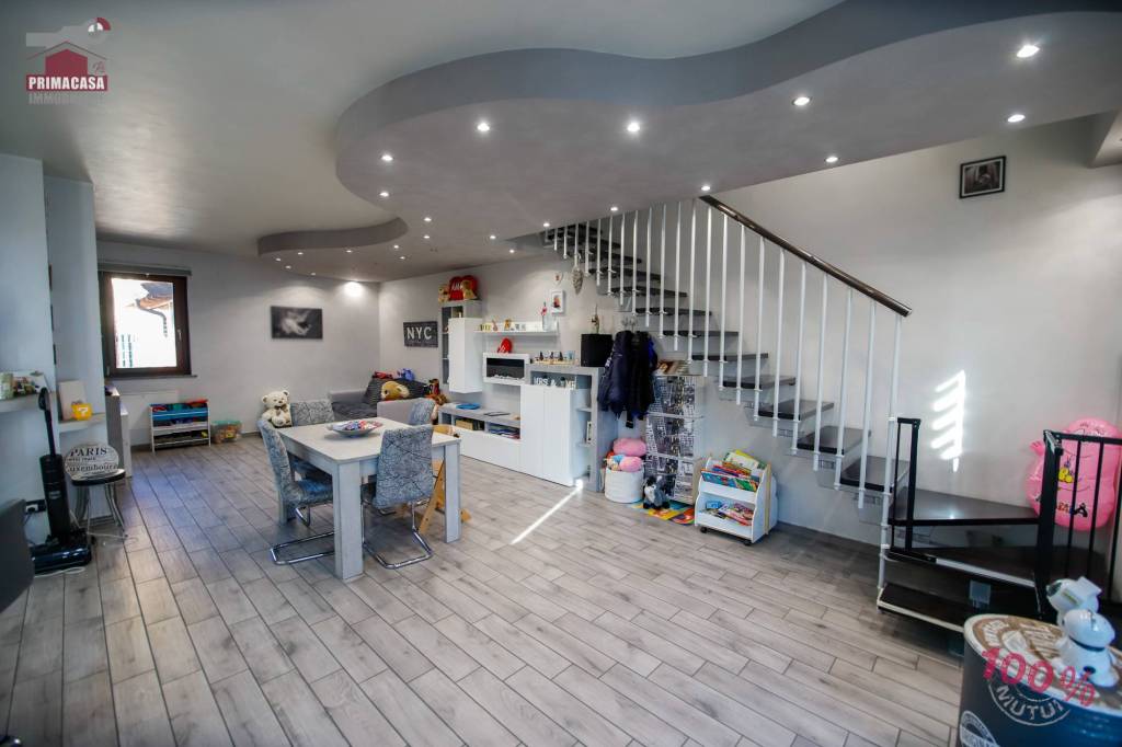 casa indipendente in vendita a Brandizzo