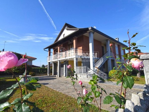 casa indipendente in vendita a Brandizzo