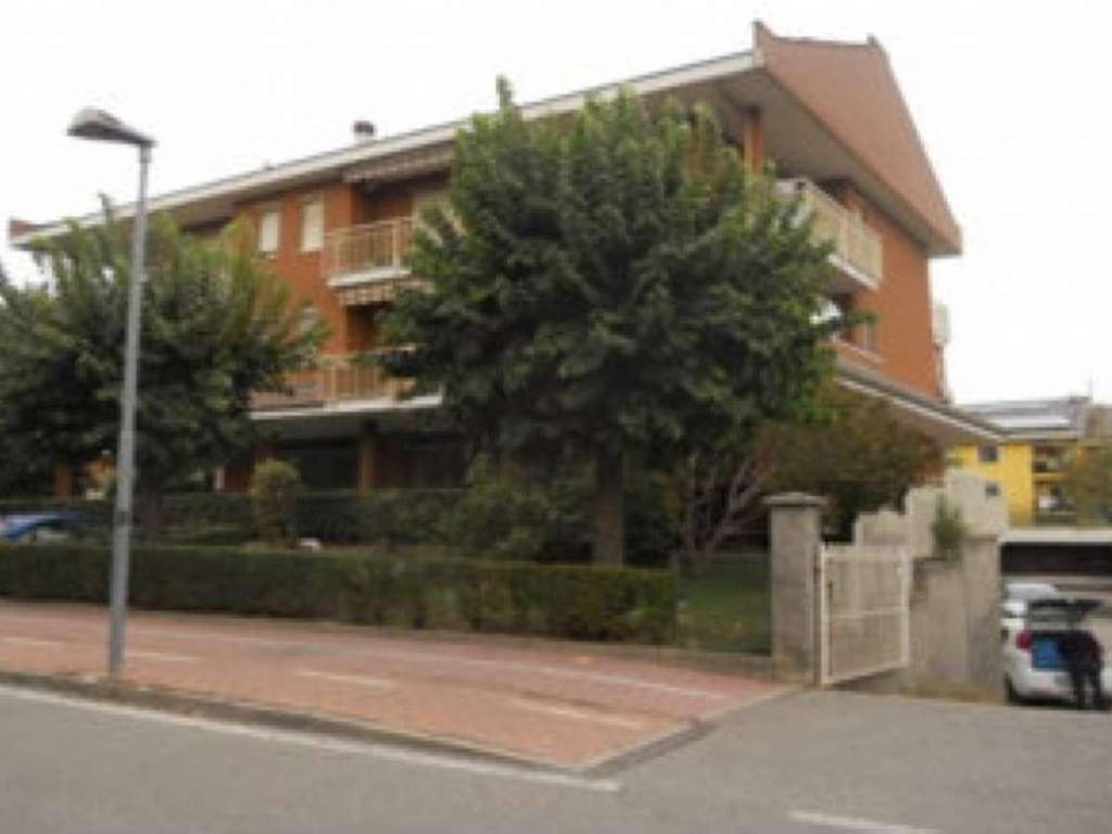 negozio in vendita a Brandizzo