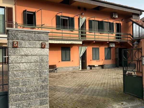 casa indipendente in vendita a Brandizzo