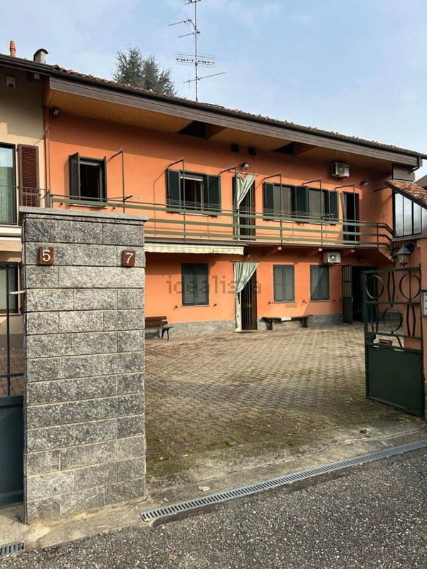 casa indipendente in vendita a Brandizzo