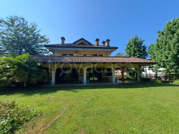 casa indipendente in vendita a Brandizzo