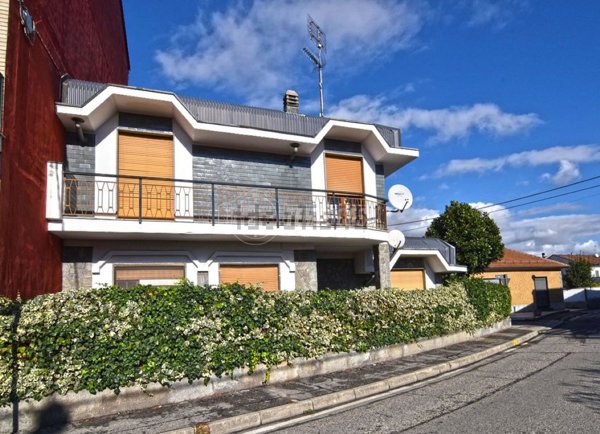 casa indipendente in vendita a Brandizzo