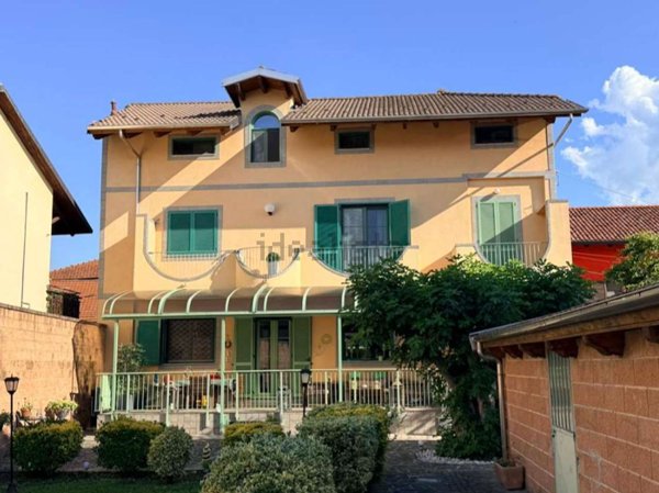 casa indipendente in vendita a Brandizzo