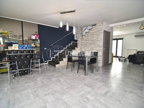 casa indipendente in vendita a Brandizzo