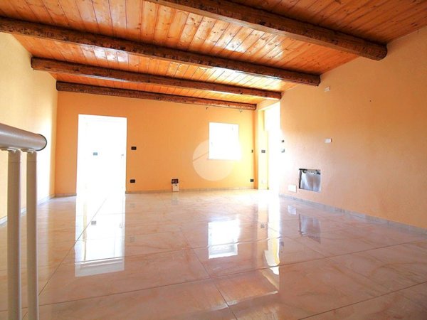 casa indipendente in vendita a Brandizzo