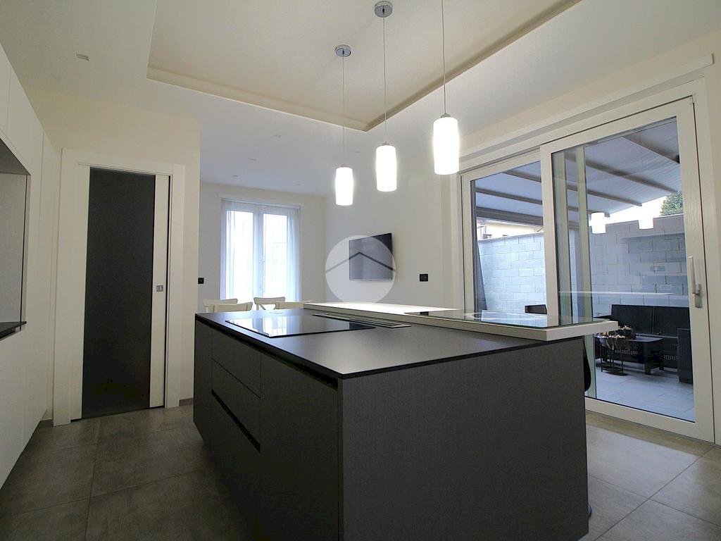 casa indipendente in vendita a Brandizzo