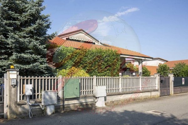 casa indipendente in vendita a Brandizzo