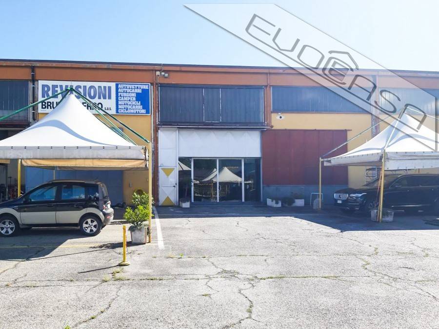 locale commerciale in vendita a Bricherasio