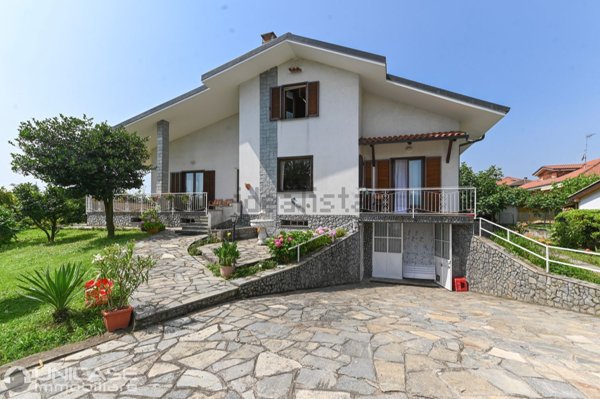 casa indipendente in vendita a Bricherasio