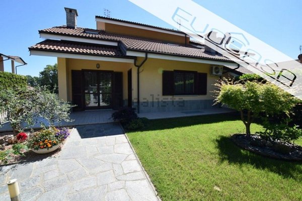 casa indipendente in vendita a Bricherasio