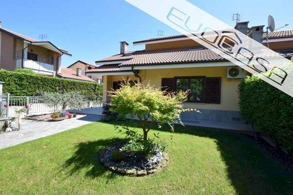casa indipendente in vendita a Bricherasio