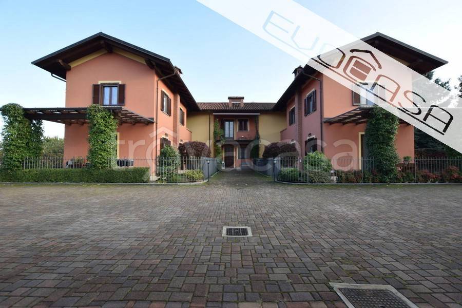 casa indipendente in vendita a Bricherasio