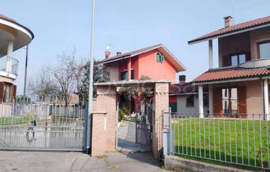 casa indipendente in vendita a Bricherasio