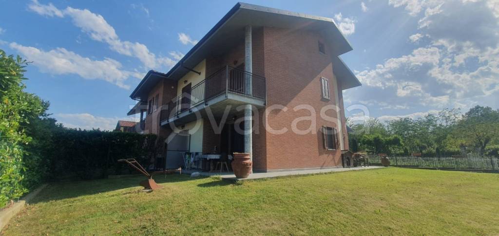 appartamento in vendita a Bricherasio in zona Cappella Moreri