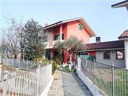 casa indipendente in vendita a Bricherasio